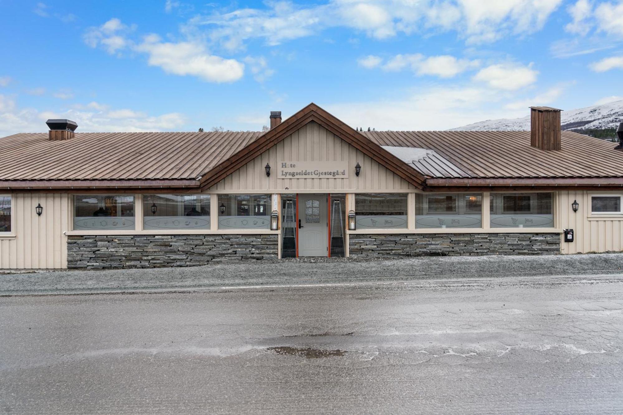 Lyngseidet Gjestegard As Exterior foto